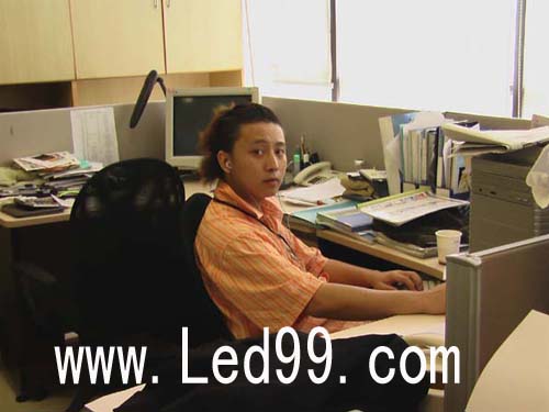 2004年第一期田野在深圳OBO服饰公司工作照